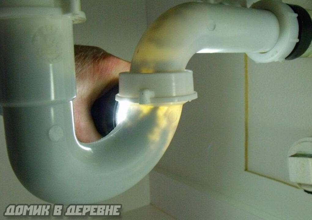 Причины и топ 15 методов, как устранить неприятный запах из труб в ванной