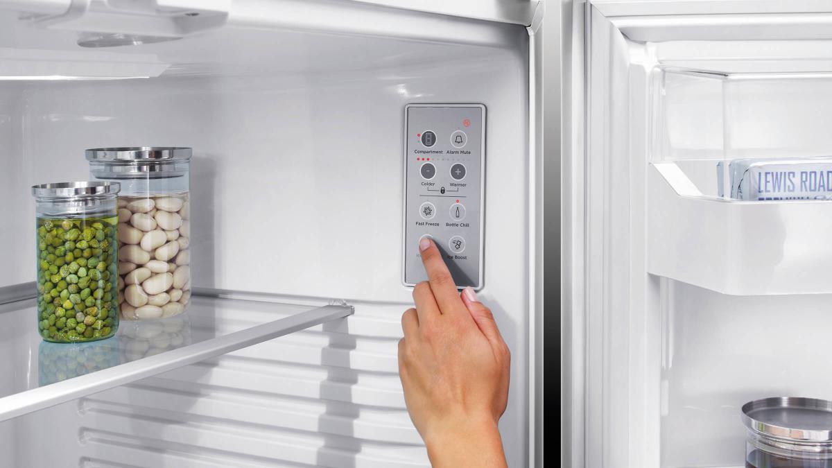 Можно ли ставить холодильник на холодильник: тонкости и нюансы расположения бытовых приборов