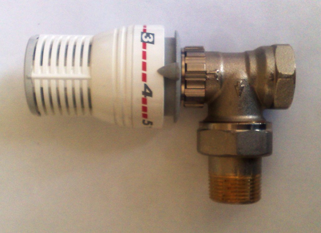 Термостатический клапан систем водяного отопления для установки на радиаторы