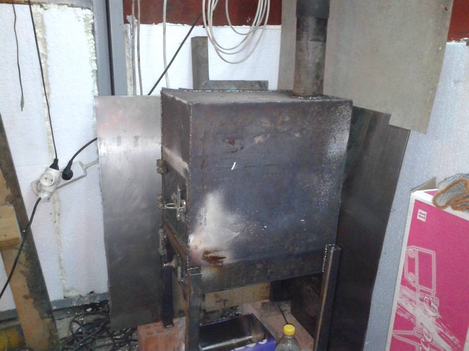 Печь для гаража на дровах: дровяная печка длительного горения для отопления, чертежи и особенности изготовления своими руками