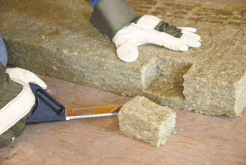 Чем резать утеплитель из минеральной ваты. резка минеральной ваты, чем и как резать минеральную вату в рулоне и плитах сфера применения базальтовой ваты: основные положения