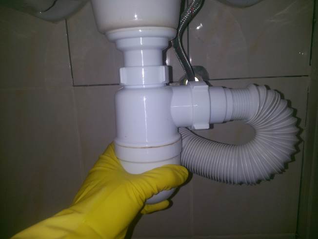 Как избавится от запаха канализации в ванной