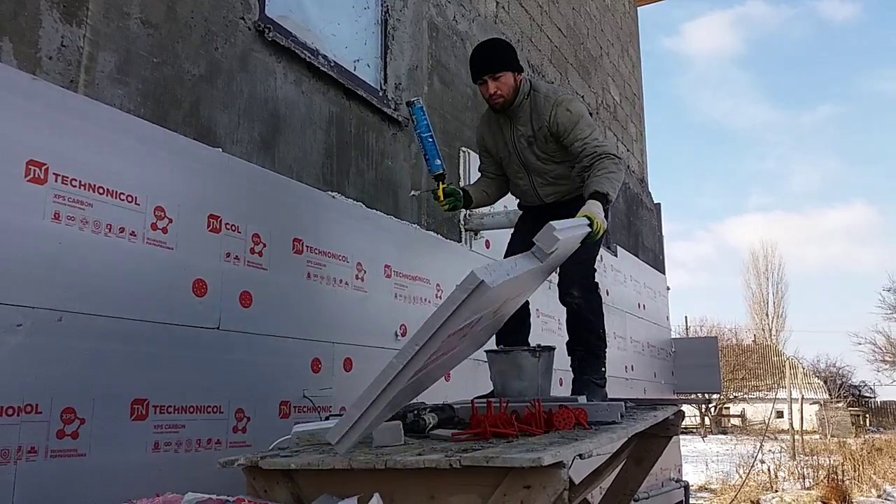 Крепление пенопласта к стене дюбелями при утеплении фасадов зданий (видео)