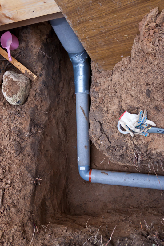 Утепление водопроводной трубы: как утеплять в земле и греющим кабелем, выбор материалов