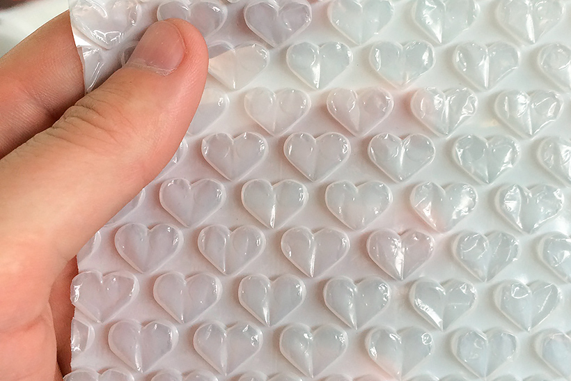 Пупырчатая пленка: модификации воздушно-пузырьковой пленки для упаковки, производители, гост упаковочной пленки с пупырышками