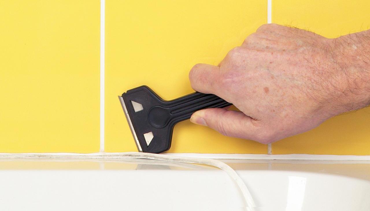 Как удалить старый герметик в ванной: эффективные быстрые способы