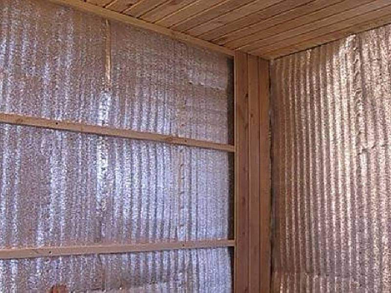 Утепление деревянного дома изнутри особенности укладки разных типов материала для внутренней и наружной поверхности