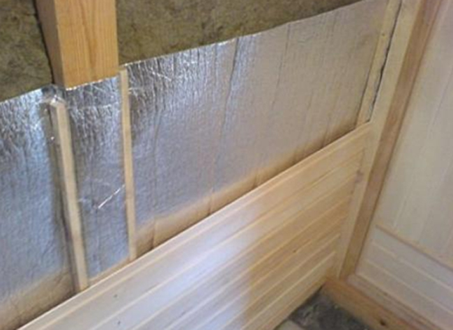 Утепление деревянного дома изнутри особенности укладки разных типов материала для внутренней и наружной поверхности