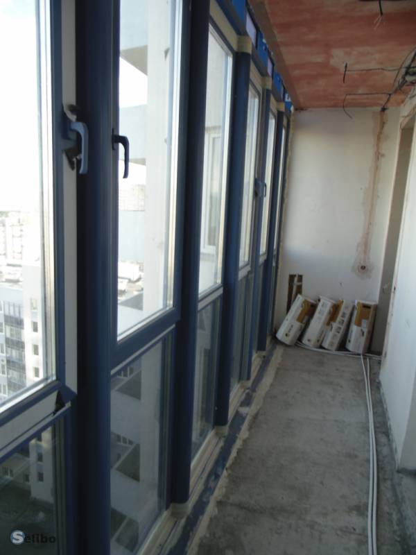 Разбираемся в особенностях утепления стеклянного балкона