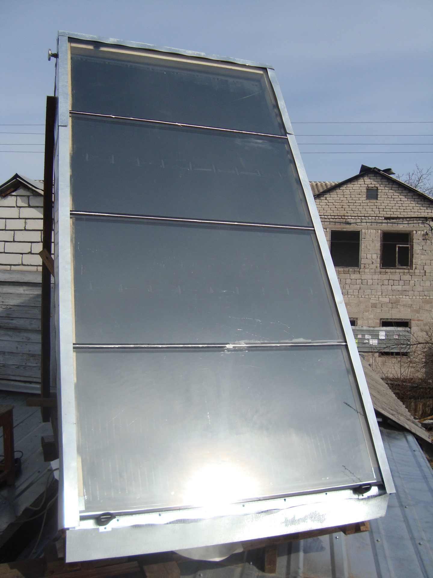 Воздушный солнечный отопительный коллектор
