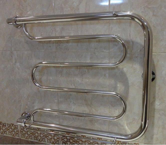 Змеевик в ванную комнату: типы, советы по выбору, правила использования полотенцесушителя