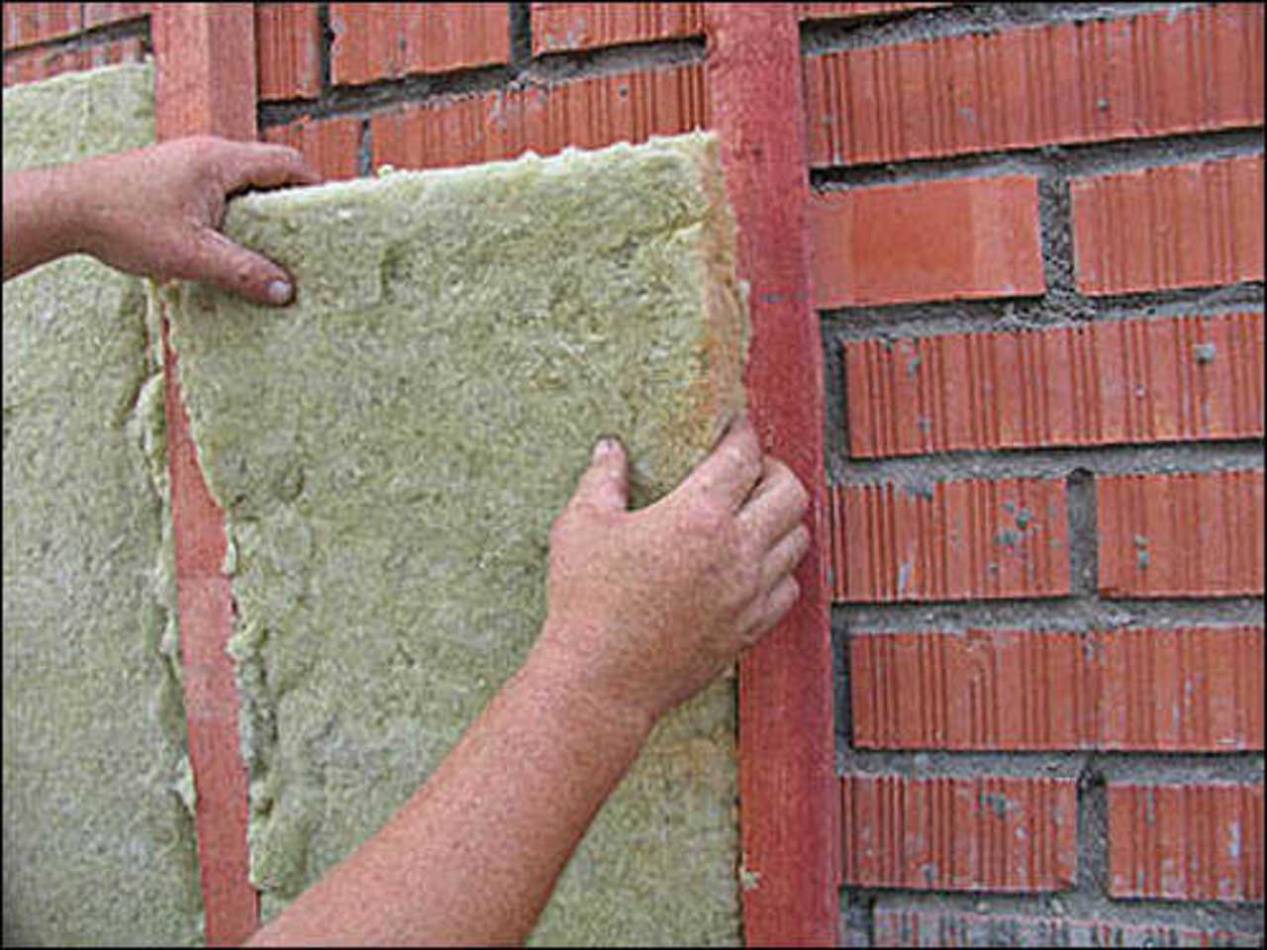 Особенности утепления кирпичной стены дома изнутри, виды материалов и их свойства