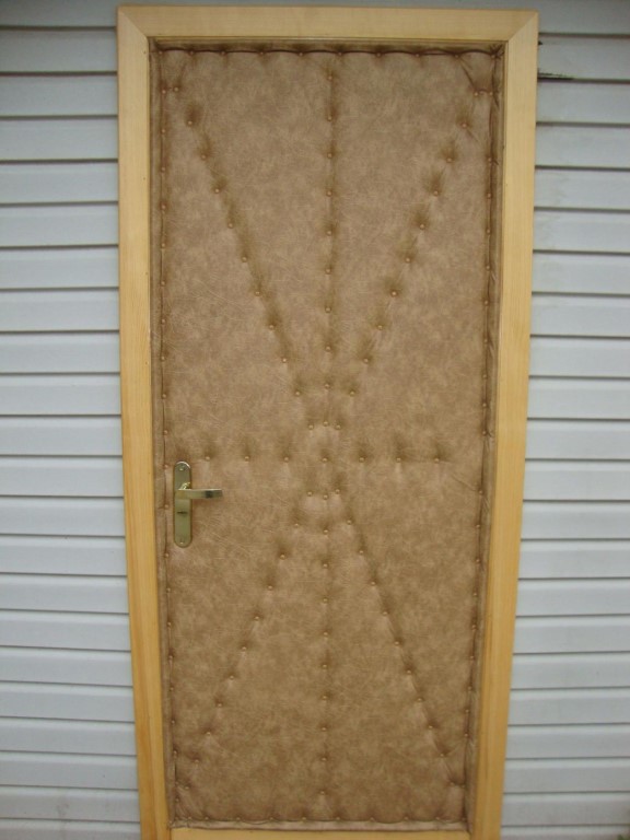 Как утеплять входные деревянные двери