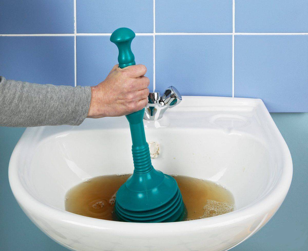 Засорилась ванна: чем пробить и прочистить в домашних условиях, лучшее средство