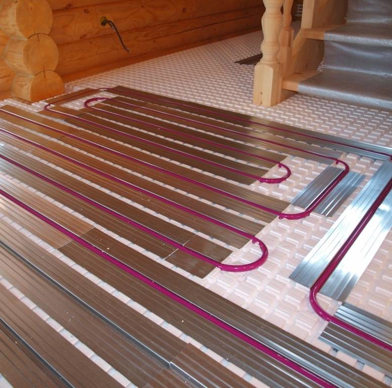 Монтаж электрического теплого пола в условиях деревянного полового покрытия