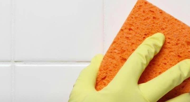 Как отмыть плитку от жира на кухне: видео