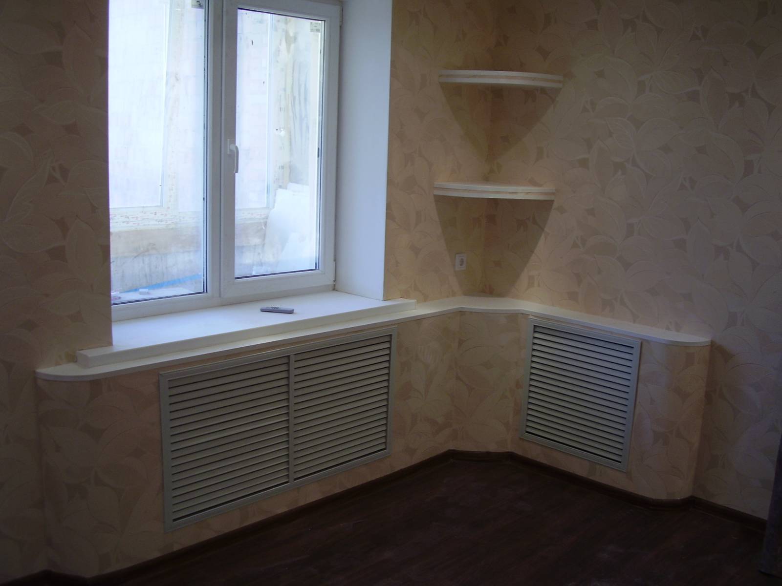 Короб для труб отопления (51 фото): как спрятать радиаторы в частном доме, какие бывают декоративные накладки, как задекорировать батареи в комнате