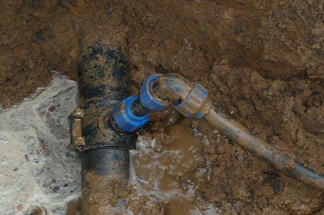 Особенности врезки в трубу водопровода
