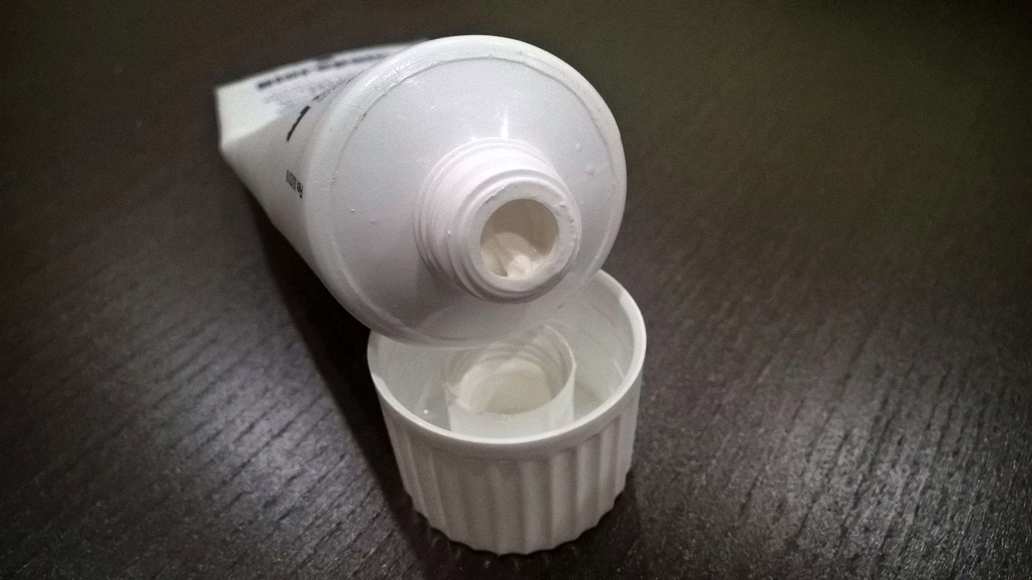 Зубная паста для унитаза: чем проделать дырки в тюбике?