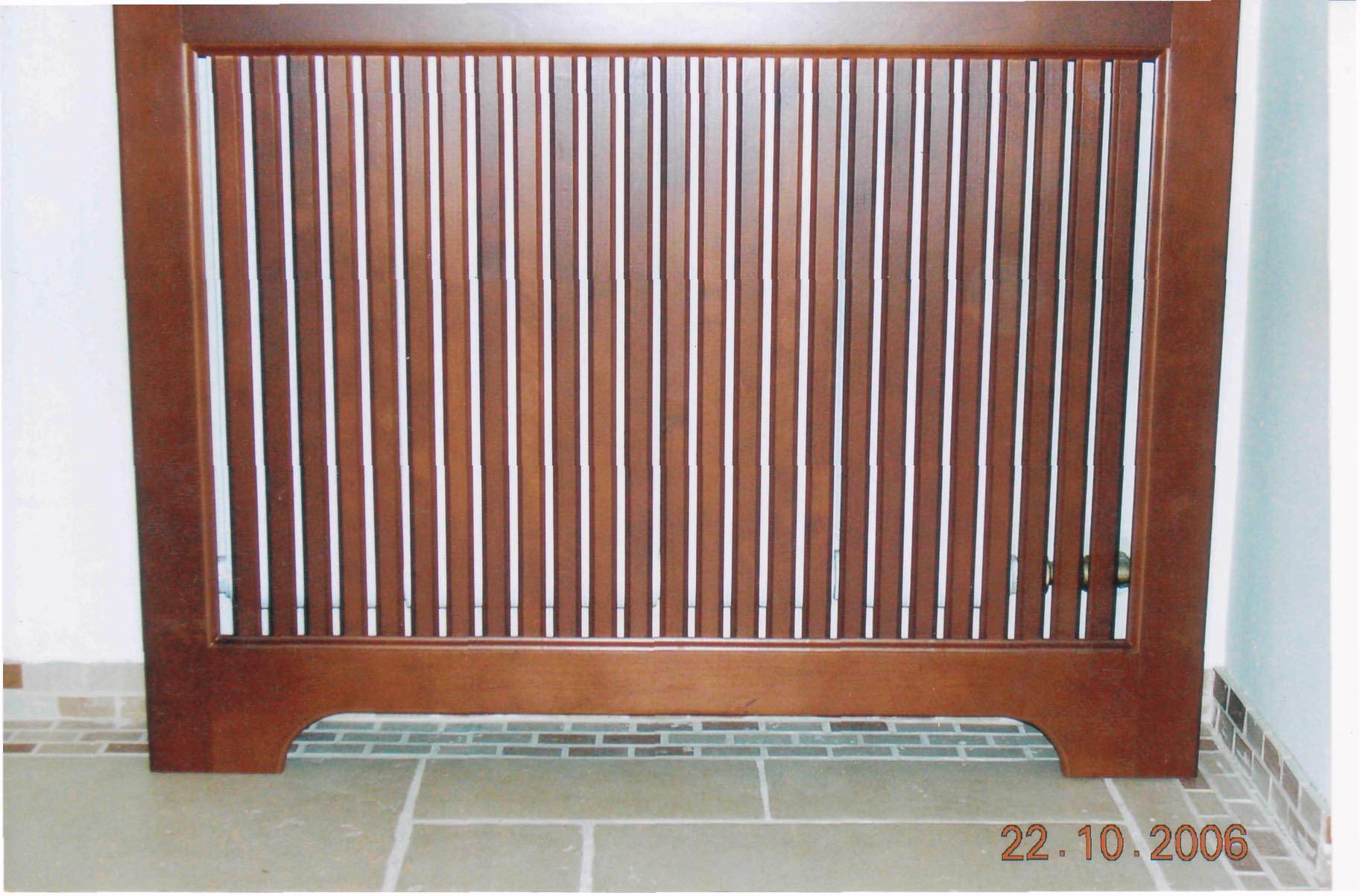 Решетки радиатора (78 фото): декоративные экраны на батарею отопления, радиаторные вентиляционные и защитные накладки, деревянные и стеклянные варианты на чугунную модель