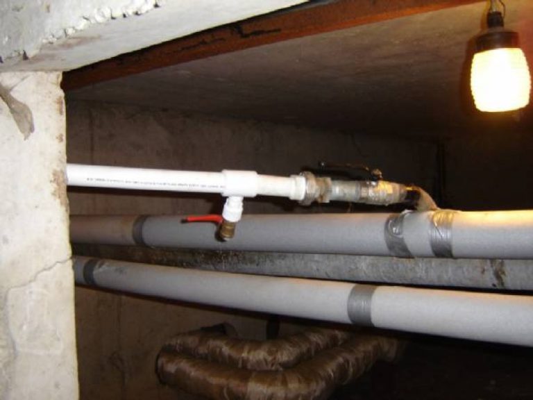 Как и чем утеплить трубы отопления в подвале частного дома