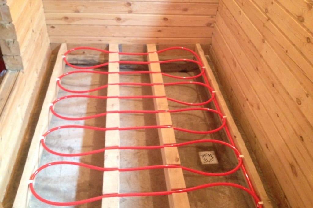 Как сделать водяной теплый пол в деревянном доме