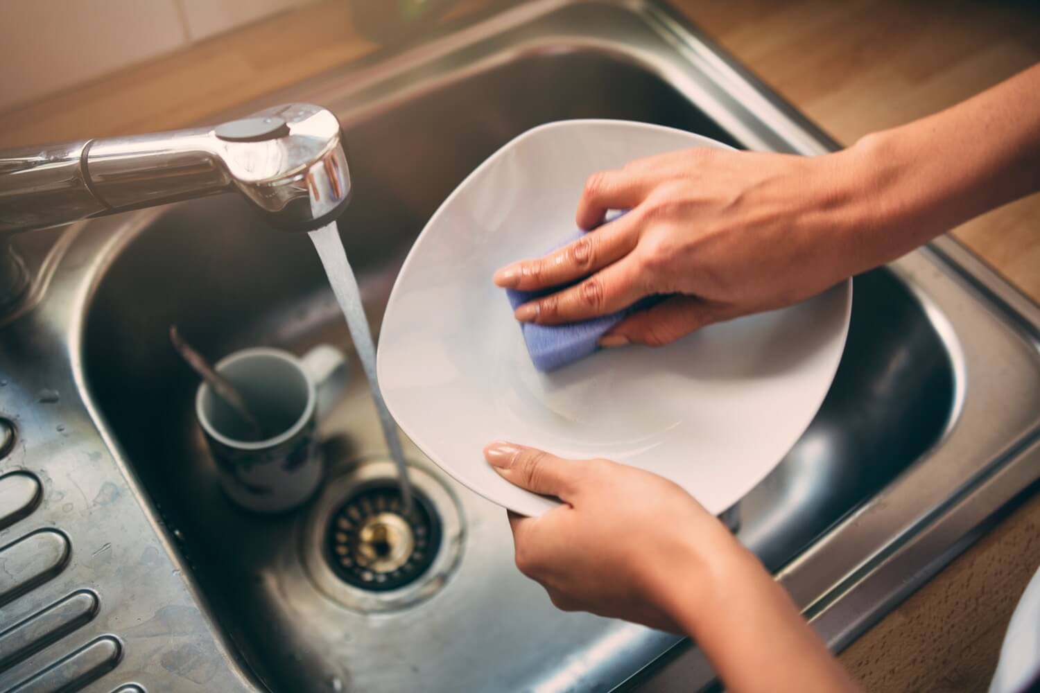 Как быстро помыть посуду, способы облегчить скучный процесс