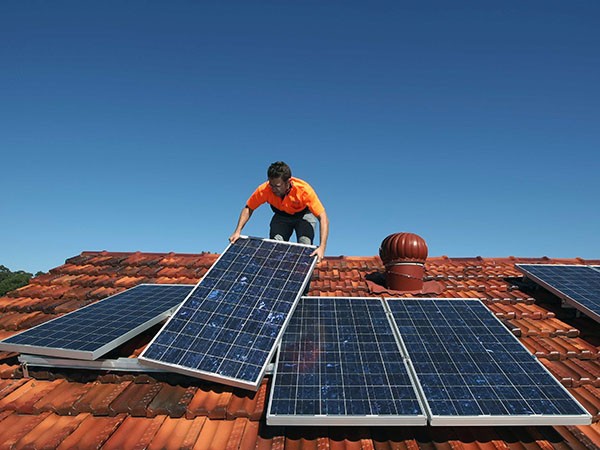 Как правильно выбрать солнечные батареи для отопления дома - жми!