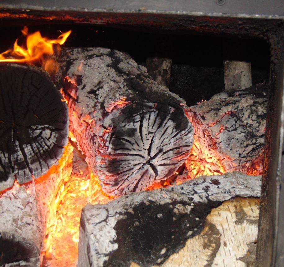 Температура горения дров: полная информация о правильном разжигании