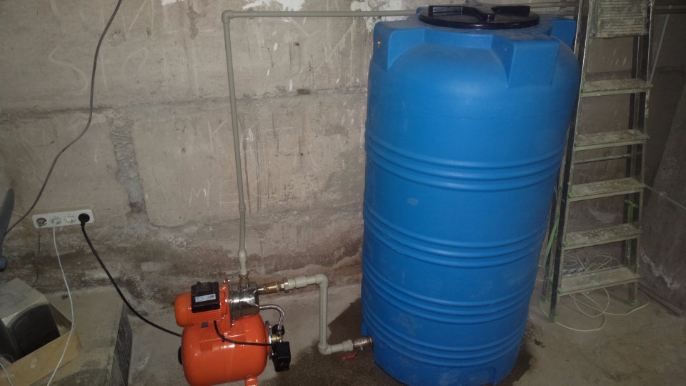 Накопительный резервуар для горячей и холодной воды: что это такое и принцип его работы
