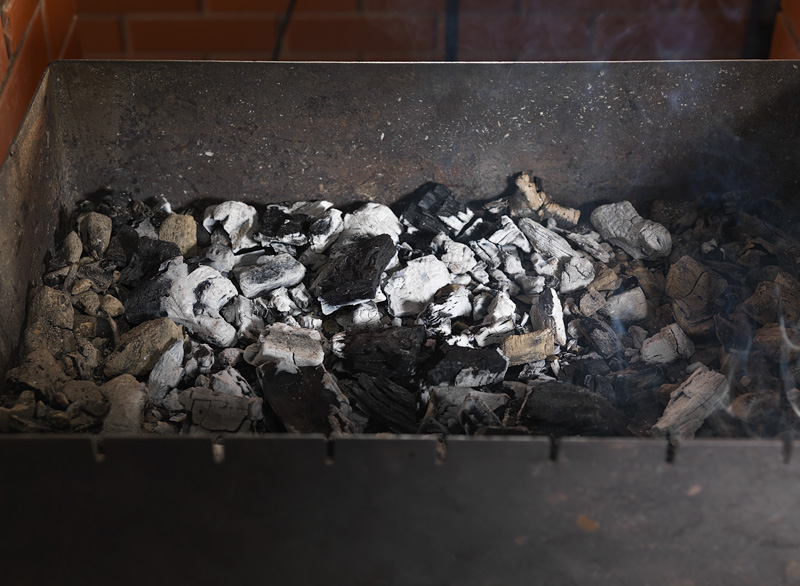 Древесный уголь: технология производства, приготовление в домашних условиях своими руками в яме или бочке