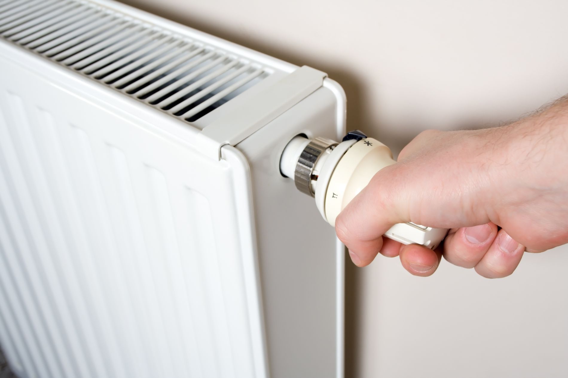Регулировка температуры радиаторов отопления: вентили или термостаты