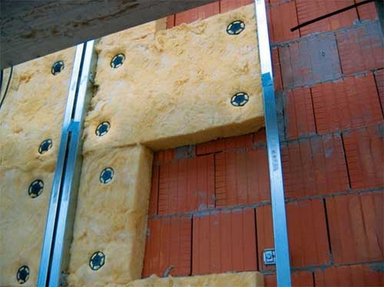 Утепление стен изнутри в деревянном доме: пошаговая инструкция