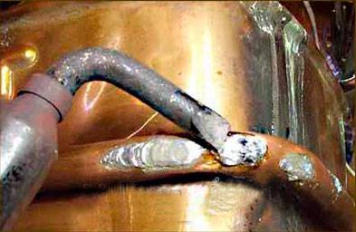 Как заделать свищ в трубе отопления?