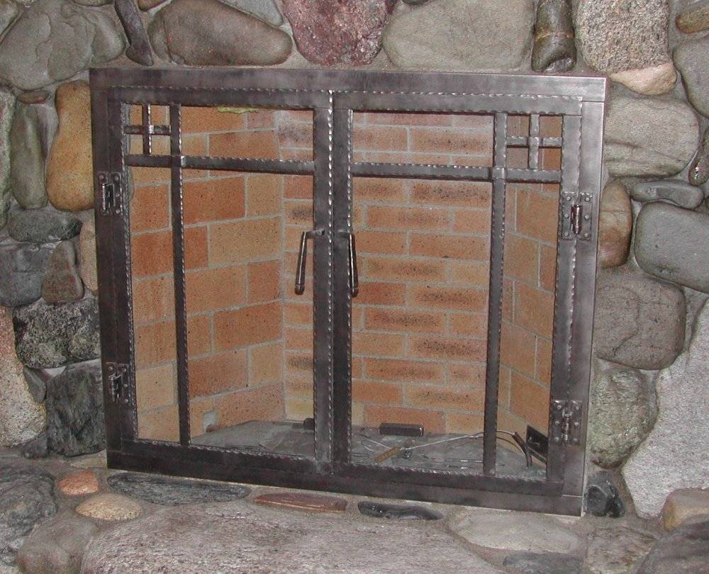 Чугунная дверца для печи: топочная со стеклом или без