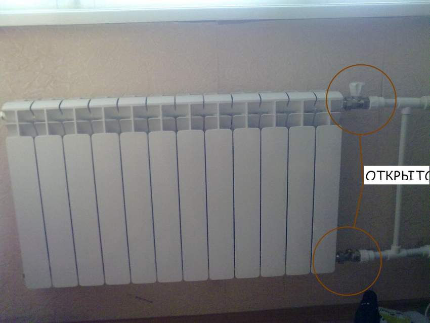 Почему радиатор сверху горячий, а снизу холодный: решаем проблему
