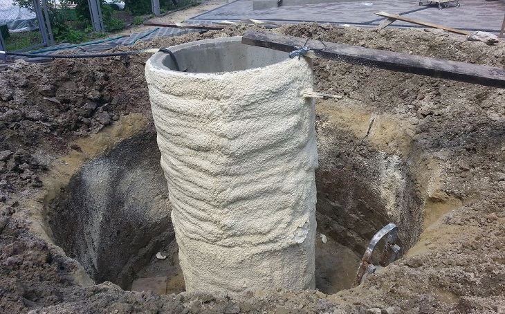 Гидропломба для колодца: как правильно заделать щели в бетонных кольцах