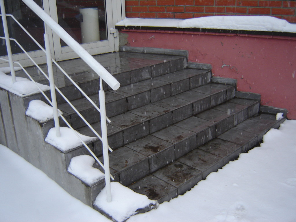 Крыльцо (150 фото): ступеньки для частного кирпичного дома, наружные лестницы для загородного коттеджа, уличные ступени