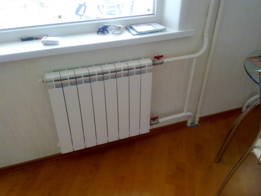 Замена радиаторов отопления: как заменить батареи с помощью газосварки, когда лучше менять в квартире чугунные модели на биметаллические