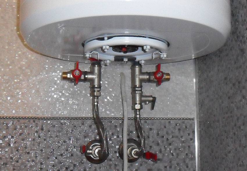 Как слить воду с водонагревателя? как правильно спустить жидкость с бойлера и зачем убирать влагу из накопительного нагревателя