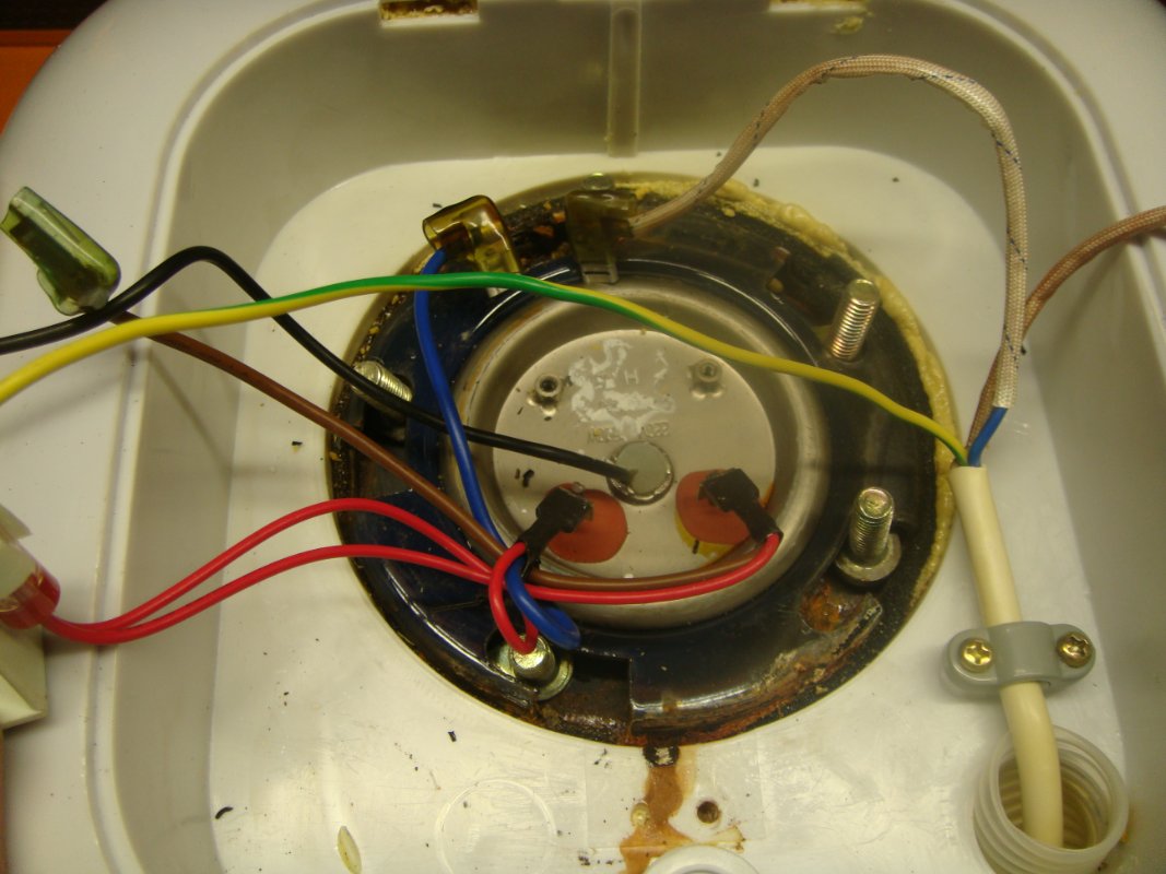 Как демонтировать водонагреватель своими руками и как снять сенсорный экран и термометр с водонагревателя