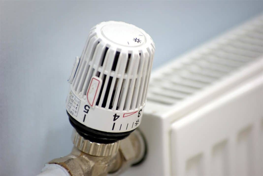 Термоголовка для радиатора отопления: устройство, принцип работы, плюсы использования, виды, особенности монтажа, советы и рекомендации